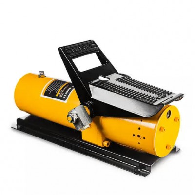 Насос пневмогидравлический с ножным управлением 0.69 л Насос пневмогидравлический с ножным управлением 0.69 л